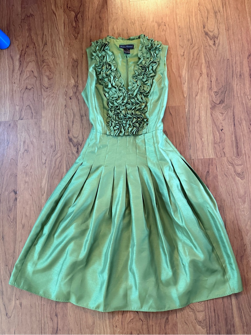 Jessica Howard Sage Green Ruffled V-Neck Pleated Cocktail Dress Wedding Formal - Picture 2 of 5